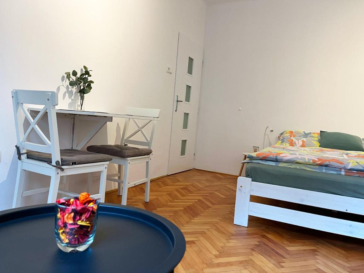 Apartman Pod Vyhlidkou Нове-Место-над-Метуйи Экстерьер фото