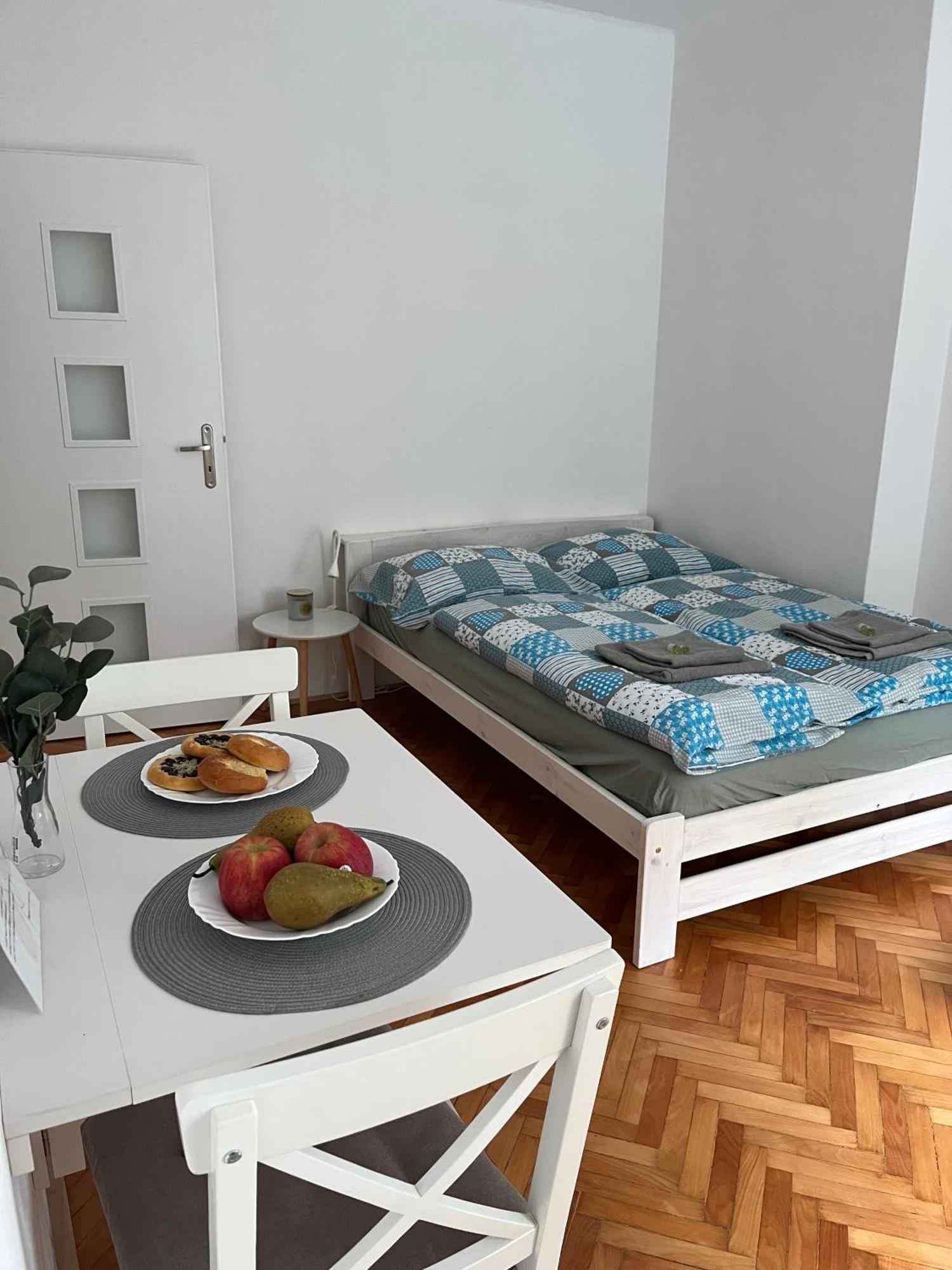Apartman Pod Vyhlidkou Нове-Место-над-Метуйи Экстерьер фото